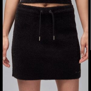 NWT Air Jordan Slim Fit Mid Rise Upper Thigh Length Fluffy Black Cozy Skirt XXL